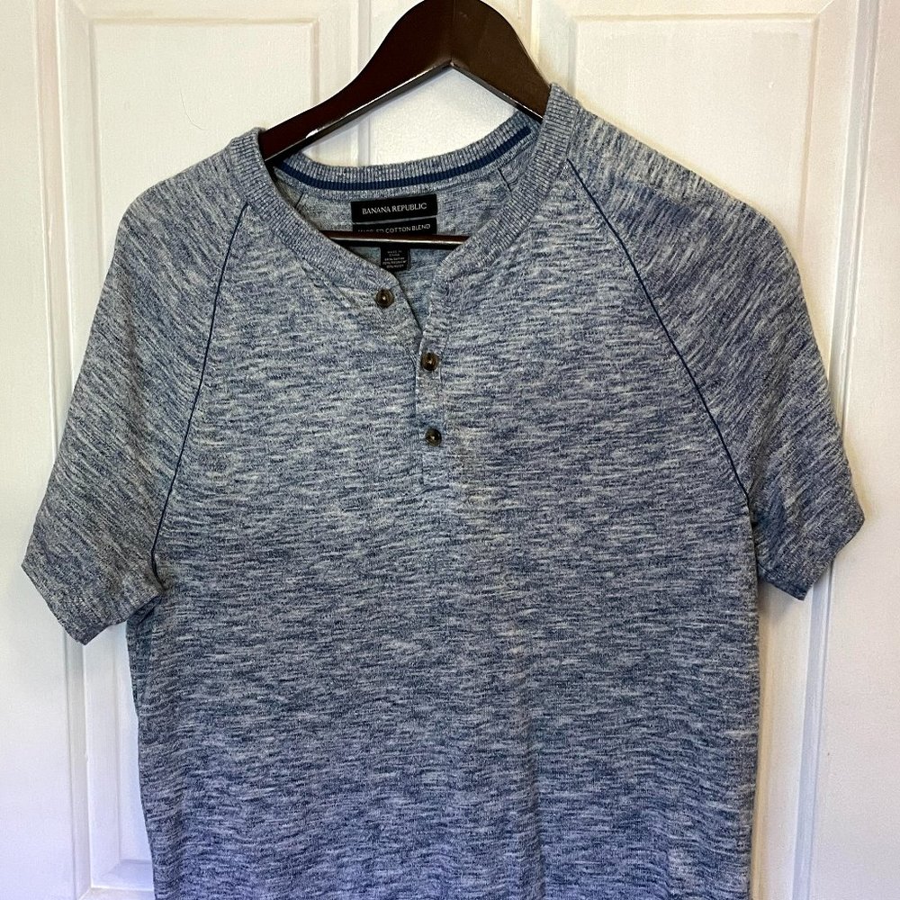 Banana Republic Blue Marbled Henley - Medium